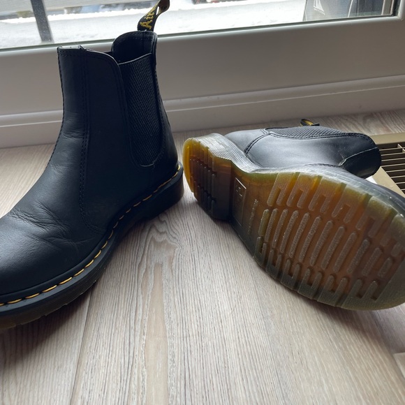 Dr. Marten Chelsea boots - Picture 3 of 3
